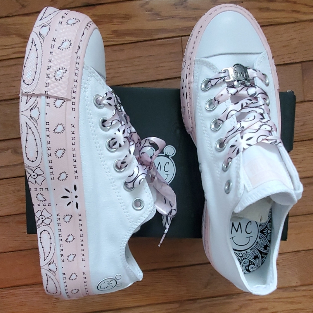Miley Cyrus Converse